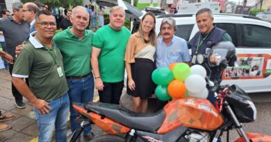 Prefeitura de Belo Jardim entrega dois carros para o TFD e uma moto para a Vigilância Epidemiológica
