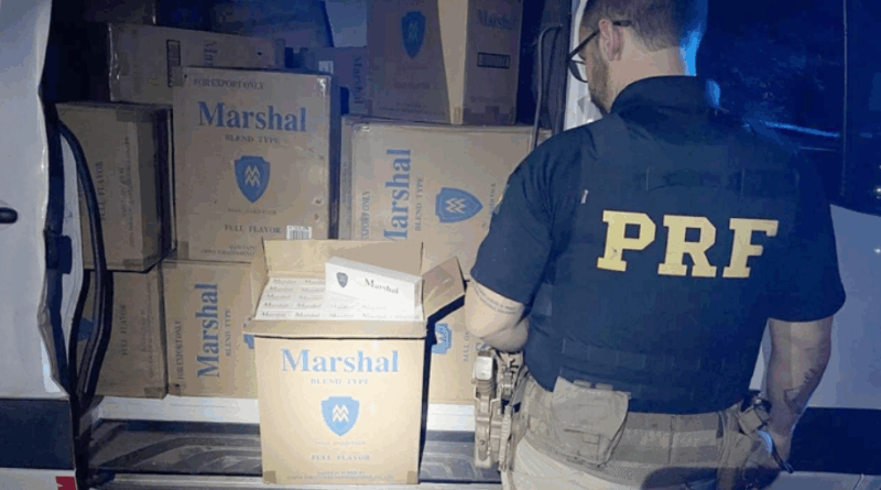 Van carregada com 66 mil maços de cigarro chinês é apreendida pela PRF em Sertânia