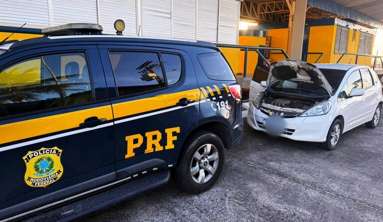 Homem é preso pela PRF trafegando com carro roubado comprado pelo valor de R$ 28 mil