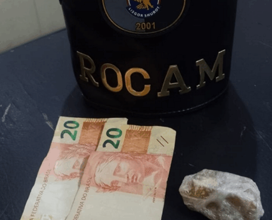 HOMEM É PRESO COM 96 PEDRAS DE CRACK DURANTE PATRULHAMENTO DA ROCAM EM GARANHUNS