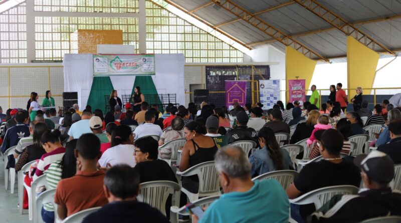 Prefeitura de Belo Jardim e Tribunal de Justiça de Pernambuco entregam 200 escrituras de imóveis para moradores do Loteamento Tereza Mendonça