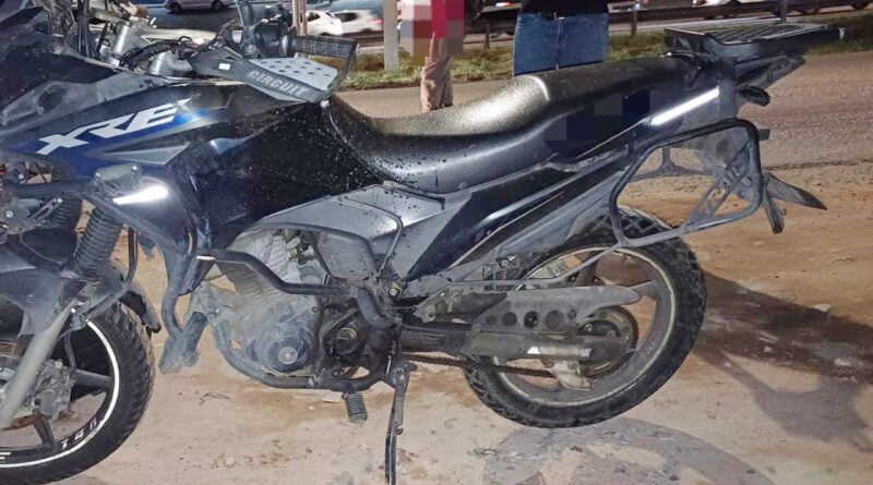 Motociclista morre após ser atropelado por carreta no Ibura