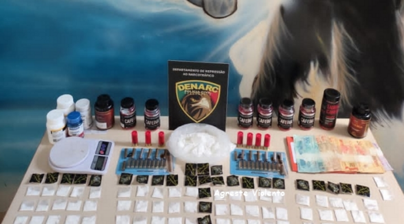 DENARC PRENDE TR@FIC@NTE COM C0C@ÍN@, MUNIÇÕES E BALANÇAS DE PRECISÃO EM CAETÉS