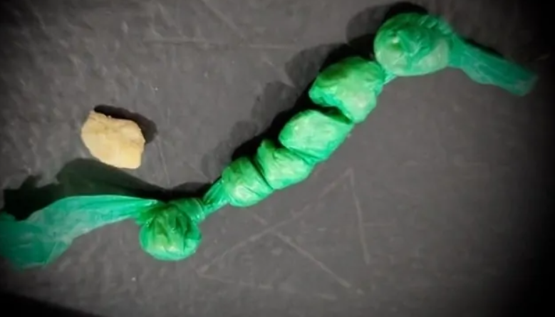 ROCAM DETÉM DOIS HOMENS COM DR0G@S DURANTE PATRULHAMENTO EM GARANHUNS