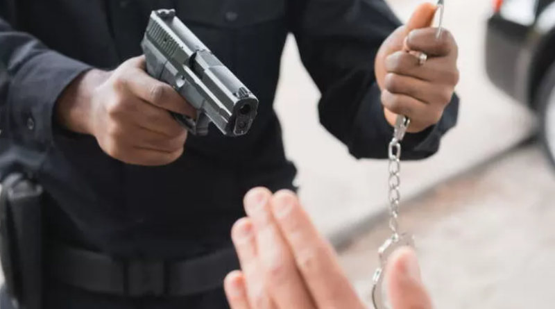 FORAGIDO DA JUSTIÇA PARAIBANA SE ENTREGA À POLÍCIA EM PALMARES