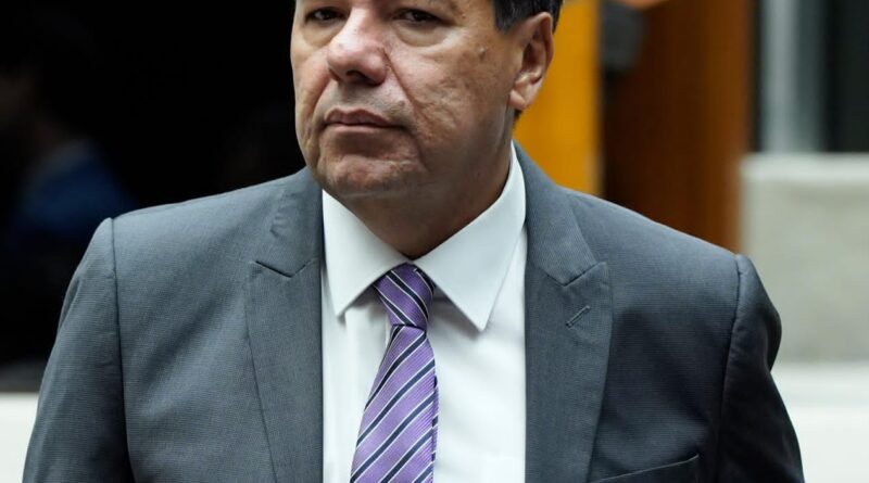 Mendonça Filho pede que direção nacional da Federação União Progressista decida apoio entre Raquel Lyra e João Campos