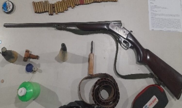 FORAGIDO DA JUSTIÇA É PRESO COM ARMA NA ZONA RURAL DE SERRA TALHADA