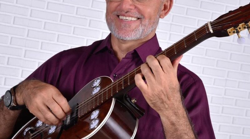 Cordel de Rogério Meneses exalta trajetórias de Arraes, Eduardo e João Campos