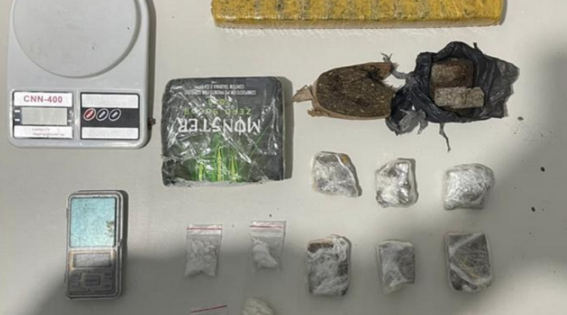 POLÍCIA MILITAR APREENDE MAIS DE 1 KG DE M@C0NH@ E C0C@ÍN@ EM IMÓVEL ABANDONADO DE CARUARU