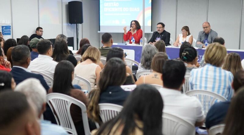 Amupe promove diálogo entre municípios e lideranças nacionais em congresso