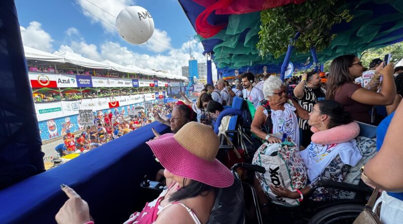 Camarote da Acessibilidade no Galo da Madrugada garante inclusão e leva Pernambuco a prêmio nacional
