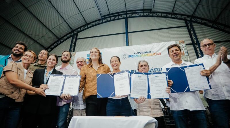 Em Belo Jardim, no Agreste Central, governadora Raquel Lyra entrega novo Terminal Rodoviário e títulos de propriedade Em Belo Jardim, no Agreste Central, governadora Raquel Lyra entrega novo Terminal Rodoviário e títulos de propriedade