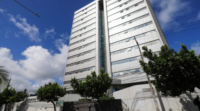 SDS abre seleção pública para contratar profissionais de nível superior