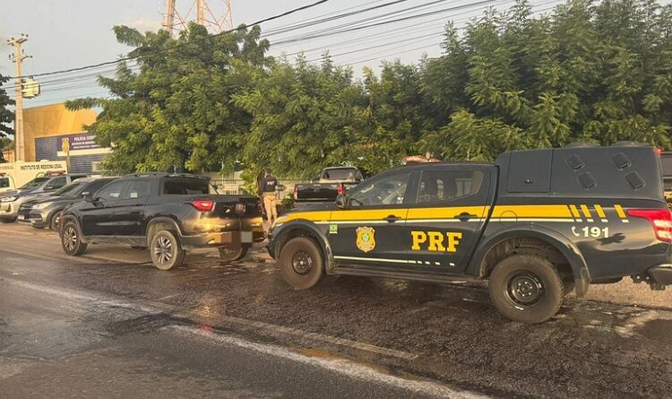PRF RECUPERA DUAS CAMINHONETES COM QUEIXA DE APROPRIAÇÃO INDÉBITA EM SÃO CAETANO E PETROLINA