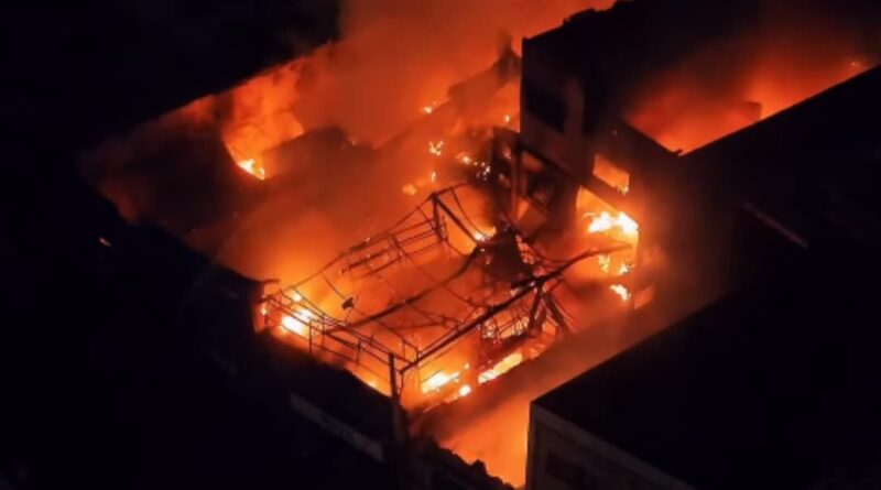 Incêndio atinge pontos comerciais no bairro de São José na madrugada deste sábado