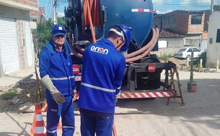 Compesa intensifica manutenção preventiva no sistema de esgoto para o São João de Caruaru