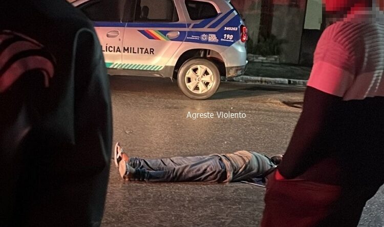 HOMEM É MORTO A FACADAS NO CENTRO DE SALOÁ
