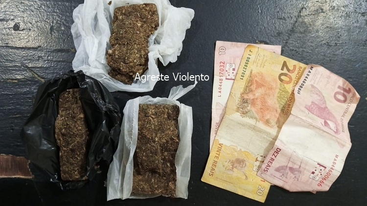 ROCAM PRENDE TRAFICANTE E APREENDE ADOLESCENTE DURANTE AÇÃO EM GARANHUNS