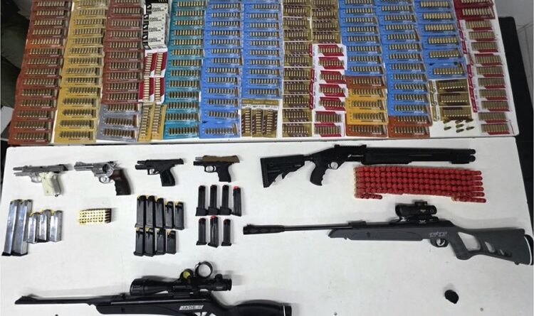 PM APREENDE SETE ARMAS DE FOGO E MAIS DE DUAS MIL MUNIÇÕES EM JABOATÃO DOS GUARARAPES