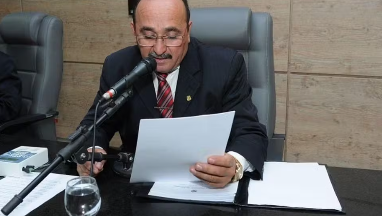 Ex-vereador reage a assalto, fica ferido e é hospitalizado em Caruaru