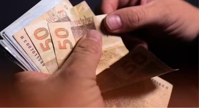 Abono salarial PIS/Pasep 2026 paga novo lote nesta segunda-feira; veja se você está na lista