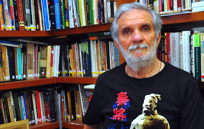 Escritor Raimundo Carrero morre aos 78 anos no Recife
