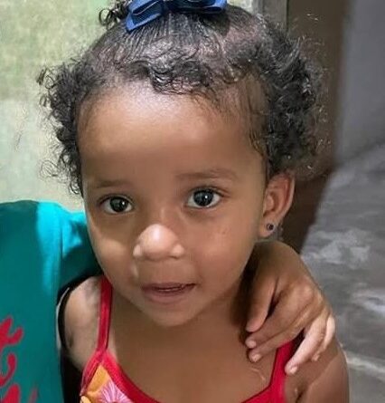 CRIANÇA DE 3 ANOS É MORTA A TIROS E TRÊS PESSOAS FICAM BALEADA EM PETROLINA