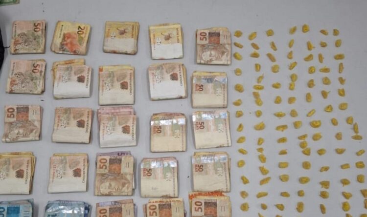 POLÍCIA MILITAR PRENDE CASAL E APREENDE MENOR SUSPEITOS DE TRÁFICO DE DROGAS EM PAULISTA