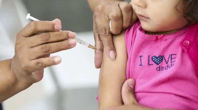 Pernambuco recebe mais de 25 mil doses de vacina contra meningite e pneumonia