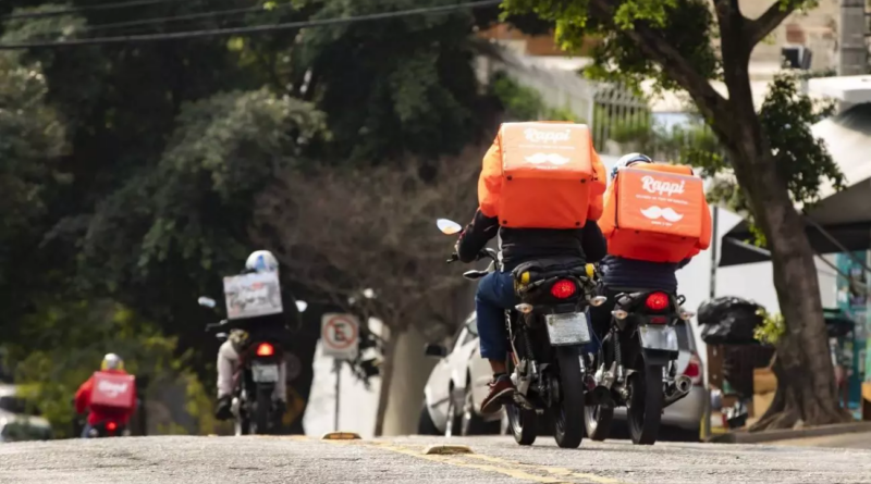 Caixa abre linha de crédito para entregadores e mototaxistas comprarem veículos zero km