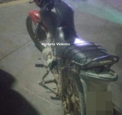 MOTOCICLETA COM MOTOR ADULTERADO É APREENDIDA PELA PM DURANTE RONDAS EM LAJEDO