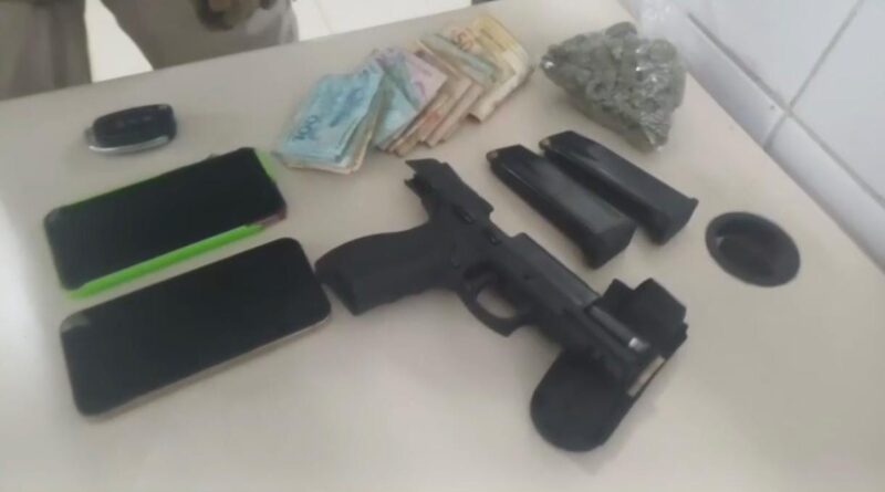 Homem é preso em Jaboatão dos Guararapes com carro roubado, pistola, droga e 8 mil reai