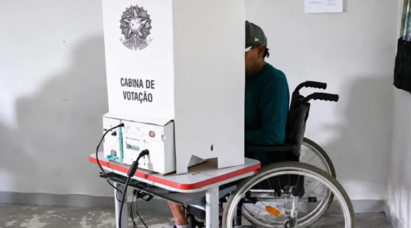 Eleitor com mobilidade reduzida terá transporte grátis em dias de votação