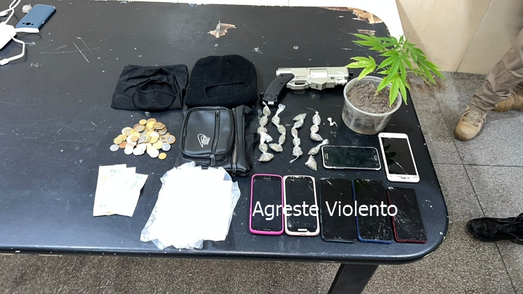 GATI APREENDE ADOLESCENTE POR ENVOLVIMENTO COM TRÁFICO DE DROGAS EM GARANHUNS