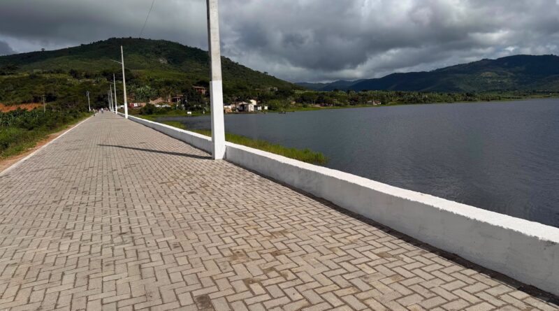 Paredão da Barragem do Bitury ganha calçadão revitalizado e novo sistema de iluminação