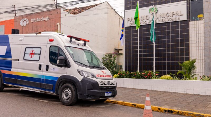 Prefeitura de Belo Jardim entrega nova ambulância UTI para reforçar a saúde e soma 5 veículos entregues neste mês