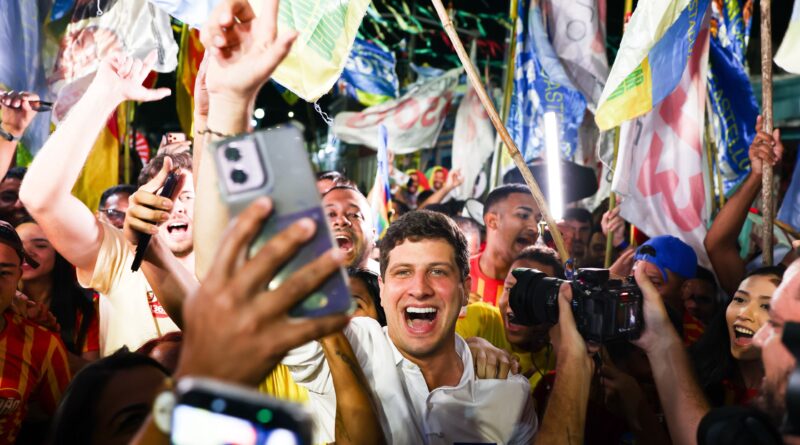 João Campos reforça unidade com Lula em lançamento de nomes de PT e PCdoB para a Alepe