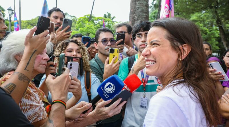 ”Não abro mão dos valores que me trouxeram até aqui”, diz Raquel Lyra sobre fake news a respeito de suposto gabinete do ódio