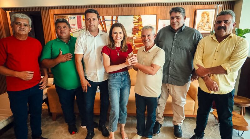 Marília Arraes soma apoio do prefeito Júnior Vaz, de Pedra, e avança na articulação com lideranças do interior