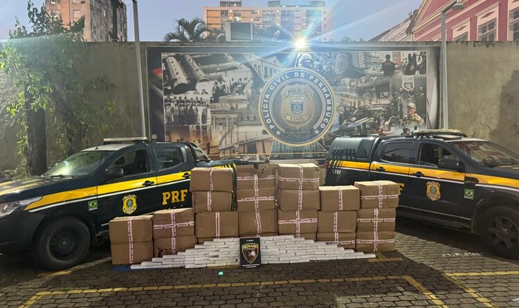 PRF E DENARC APREENDEM CERCA DE UMA TONELADA DE MACONHA EM CAMINHÃO COM EQUIPAMENTOS DE ACADEMIA, EM IGARASSU