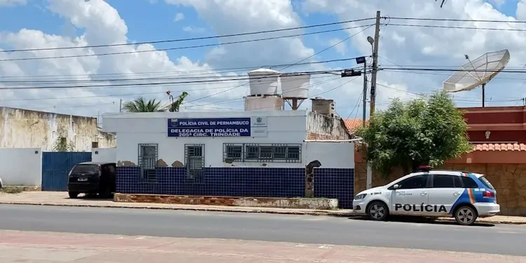 MULHER MATA COMPANHEIRO A FACADAS DURANTE DESENTENDIMENTO EM TRINDADE, NO SERTÃO