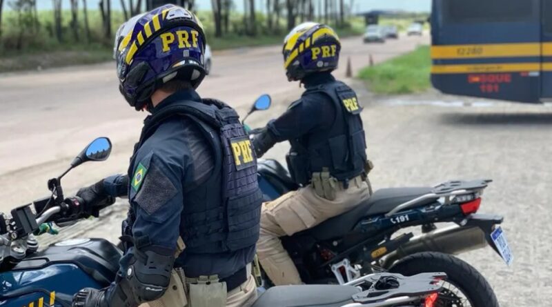 PRF chama atenção para sinistros com motocicletas na Semana Nacional do Trânsito PRF chama atenção para sinistros com motocicletas na Semana Nacional do Trânsito