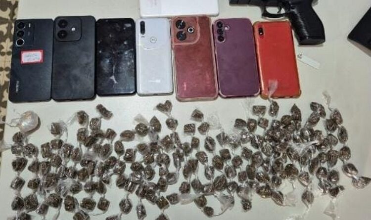 TRÊS MULHERES SÃO DETIDAS COM MACONHA, CRACK E SIMULACRO DE ARMA EM CONDADO